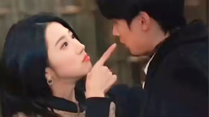 總裁夫人當(dāng)膩了，今天開(kāi)始好好打工(全集)