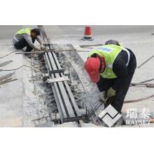 橋頭跳車(chē)現(xiàn)象是橋梁伸縮縫的什么問(wèn)題導(dǎo)致的呢？